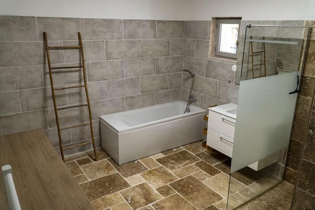 Charmant Rez De Villa Climatise Renove, 90M2 Avec Parking Cassis Exterior photo